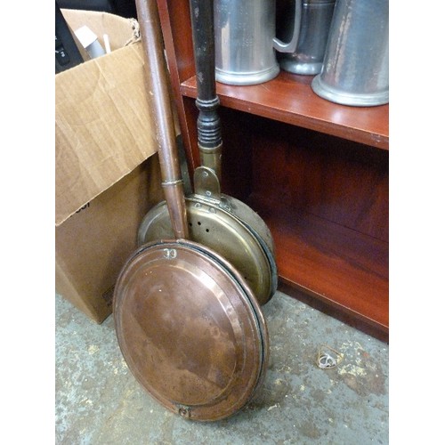 375 - 2 X VINTAGE WARMING PANS. A COPPER, AND A BRASS.