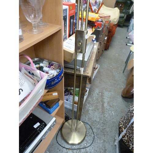 436 - TALL UPLIGHTER & FLEXI READING ARM, IN BRUSHED BRASS EFFECT.