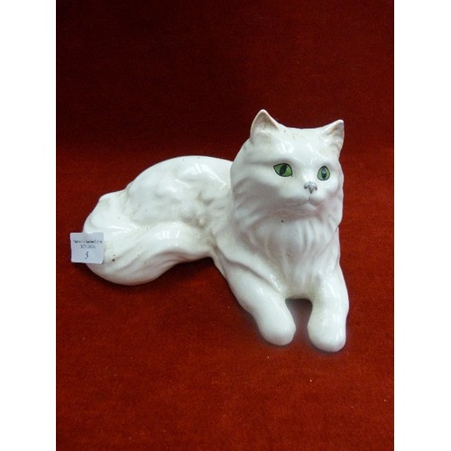 5 - LARGE SYLVAC WHITE CAT ORNAMENT - 20CM