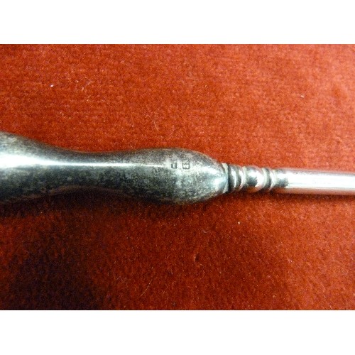 16 - EDWARDIAN SILVER HANDLED BUTTON HOOK - BIRM HALLMARK