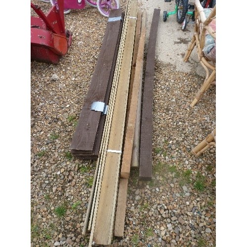 620 - ARRIS RAIL 75X75X2.4M LONG, 3 SIMILAR LENGTHS 150X 2.4 MM FEATHER EDGE, 9X 1.5 M FEATHER EDGE 2.4 M ... 