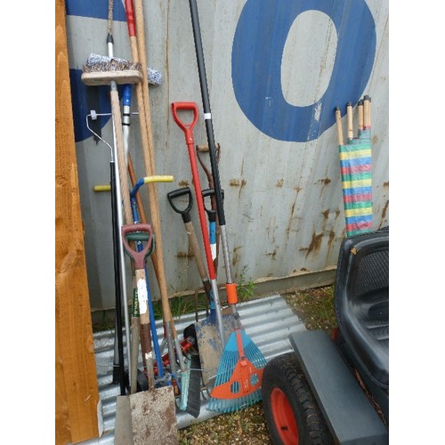 622 - QUANTITY OF GARDEN TOOLS - RAKE, WEED GRABBER, GALVANIZED SHEET ETC