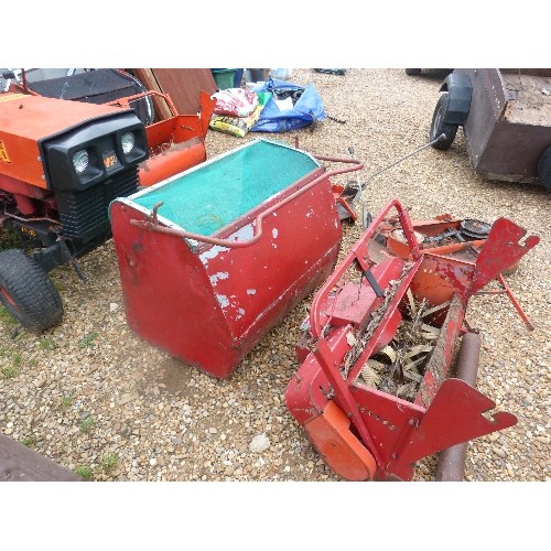 623 - WESTWOOD GARDEN TRACTOR, 2 CUTTER DECKS AND 2 GRASS COLLECTION BOXES