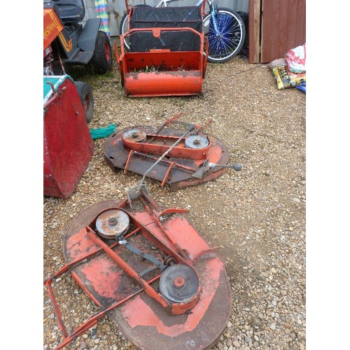 623 - WESTWOOD GARDEN TRACTOR, 2 CUTTER DECKS AND 2 GRASS COLLECTION BOXES