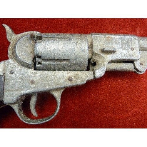 26 - REPLICA COLT 1851 TYPE AMERICAN NAVAL REVOLVER