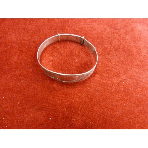 31 - STERLING SILVER CHILDS BRACELET