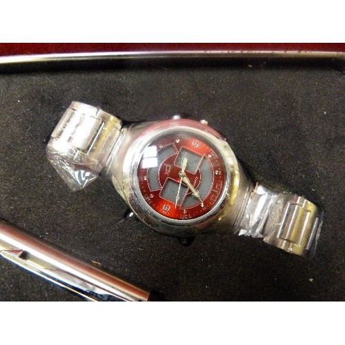 30 - PX GENTS WRISTWATCH WITH RED DIAL - GIFT SET WITH PENS