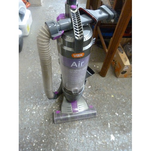 161 - VAX AIR REACH. LIGHTWEIGHT MULTI-CYCLONIC UPRIGHT VACUUM.