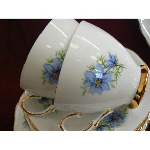 91 - COLCLOUGH BONE CHINA TEASET BLUE FLOWER DESIGN - 19 PIECES AND A ROYAL GRAFTON INDIAN TREE PART TEA ... 