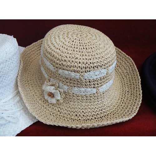 101 - 6 X HATS IN A HATBOX. 4 WEDDING/EVENT WEAR, 2 X STRAW.