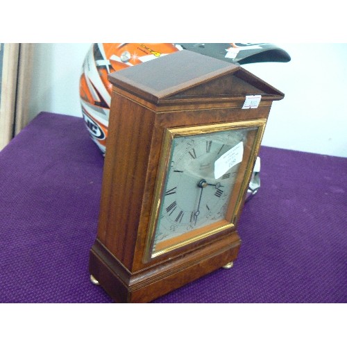 109 - COMITTI MANTEL CLOCK IN WOODEN CASE.