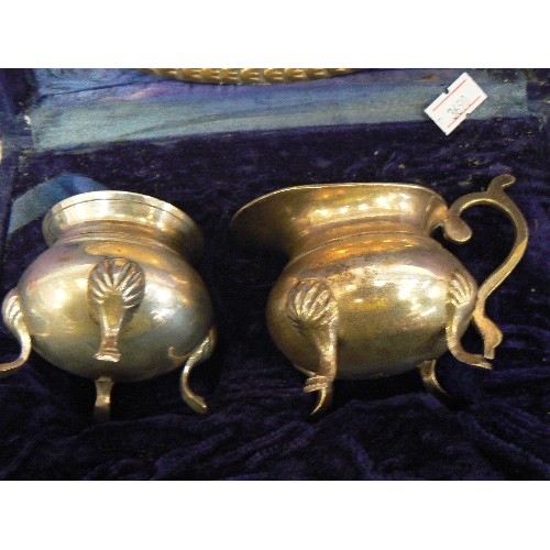 113 - VINTAGE SILVER-PLATED SUGAR BOWL, MILK JUG AND OVAL DISH, IN ORIGINAL NAVY VELVET BOX. HINGED LID.