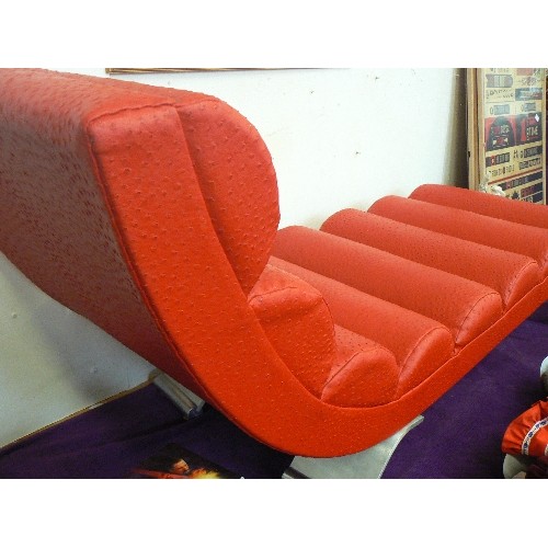 124 - REALLY COOL CONTEMPORARY CHAISE IN BRIGHT POPPY RED 'OSTRICH LEATHER' . CURVED FRAME WITH SEMI-BOLST... 