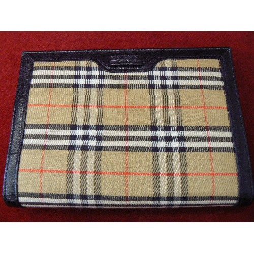 129 - SMALL WALLET/RINGBINDER. 'BURBERRY CHECK' FABRIC WITH REAL LEATHER TRIM. APPEARS UNUSED AND WITH BOX... 