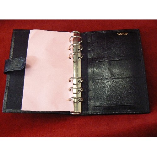 129 - SMALL WALLET/RINGBINDER. 'BURBERRY CHECK' FABRIC WITH REAL LEATHER TRIM. APPEARS UNUSED AND WITH BOX... 