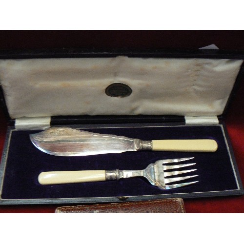 182 - VINTAGE CUTLERY SETS. A SILVER-PLATED CARVING SET, SUGAR NIPS, DESSERT FORKS, TEASPOONS. IN ORIGINAL... 