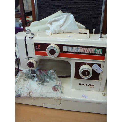 186 - RETRO-VINTAGE RICCAR 495EX SEWING MACHINE. WITH COVER.