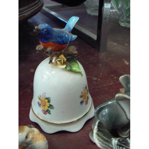 209 - COLLECTION OF DECORATIVE VINTAGE ORNAMENTS. DOGS, BIRDS ETC.