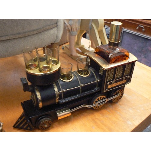 250 - 2 X RETRO-VINTAGE AMBER GLASS/BRASS MUSICAL DECANTERS. ONE IN THE STYLE OF LOCOMOTIVE '1880 IRON HOR... 