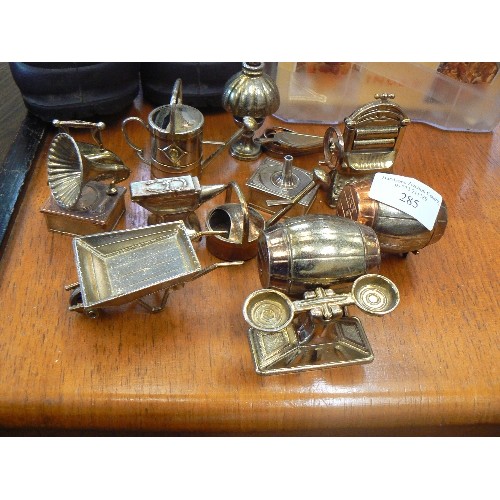 285 - BRASS MINIATURES COLLECTION. INC ANVIL, GRAMMAPHONE, BEER BARRELS, FLAT IRON, BELLOWS ETC ETC. 13 PC... 