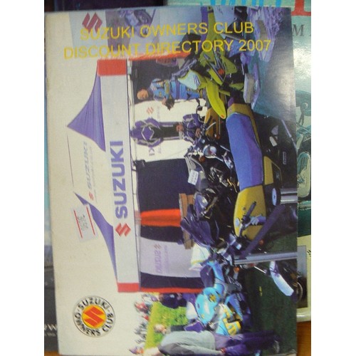 310 - SUPERBIKES/MOTORCYCLES. 3 X HARDBACKS, AND SUZUKI OWNERS CLUB MAGAZINES.