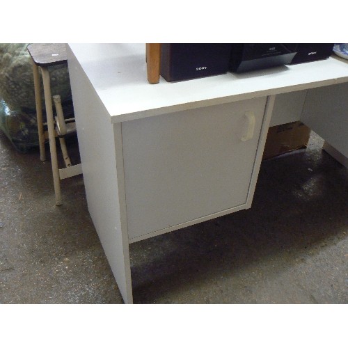 421 - SMALL WHITE MELAMINE DESK/DRESSING TABLE. APPROX 126CMW