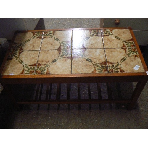 423 - VINTAGE TILED COFFEE TABLE WITH LOWER SLATTED SHELF. 85CM L