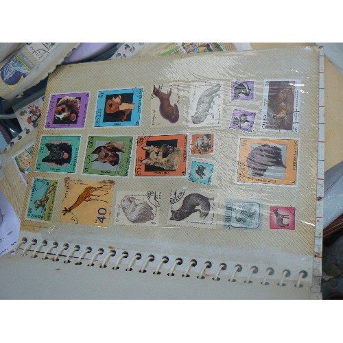 242 - COLLECTION OF LOOSE STAMPS, AND 3 EMPTY ALBUMS.