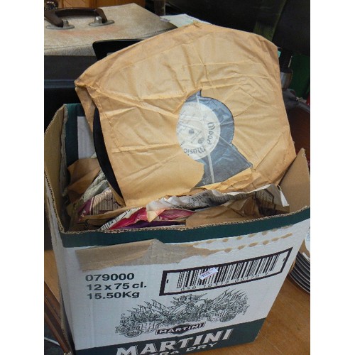 260 - QUANTITY OF VINTAGE 78RPM RECORDS, CONTAINED IN 2 RECORD CASES, AND A BOX.