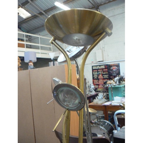 389 - BRASS EFFECT UPLIGHTER WITH FLEXI READING ARM.