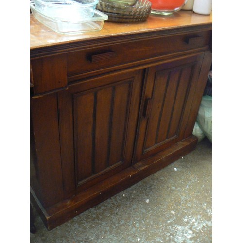 408 - VINTAGE WOODEN CUPBOARD. APPROX 105CM W