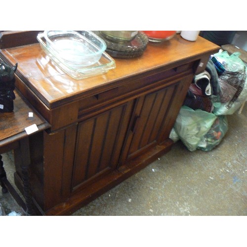 408 - VINTAGE WOODEN CUPBOARD. APPROX 105CM W