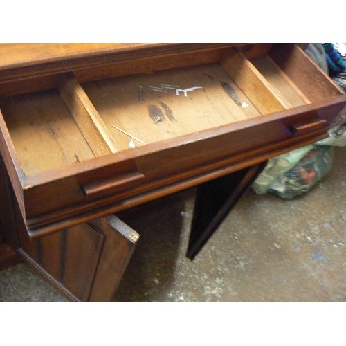 408 - VINTAGE WOODEN CUPBOARD. APPROX 105CM W