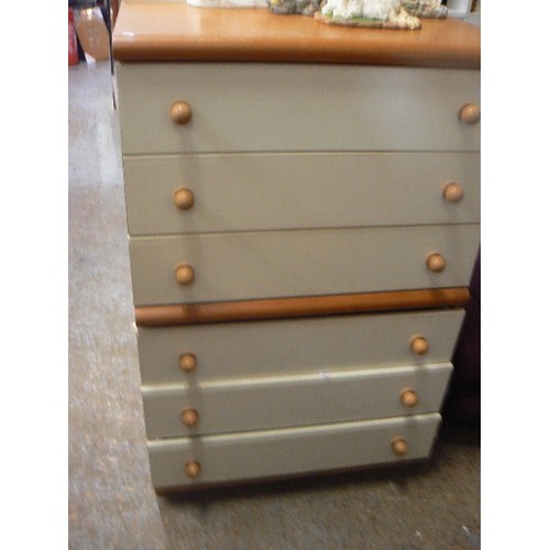 425 - PAIR OF CREAM MELAMINE 3 DRAWER CHESTS, WITH WOODEN TOPS AND KNOBS. 76CMW