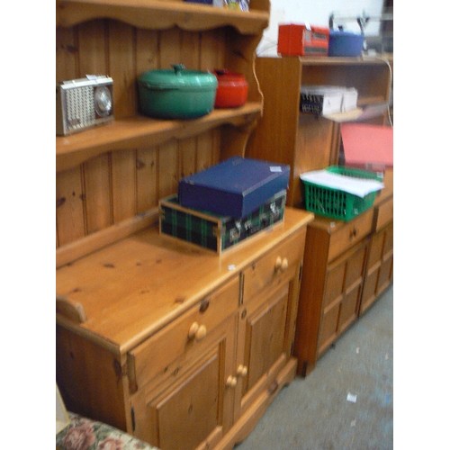 456 - PINE 2 DOOR 2 DRAWER DRESSER