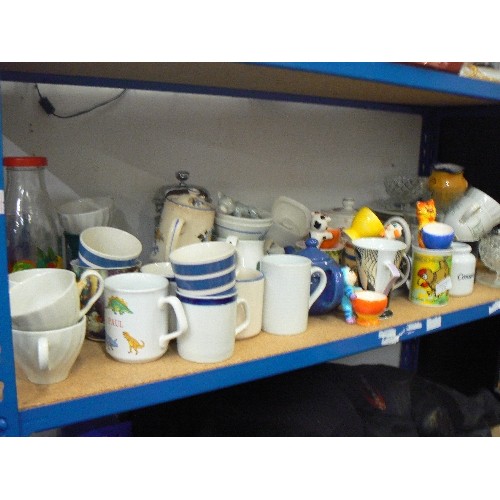 476 - SHELF OF PLATES, MUGS, CHICKEN TEAPOT AND MILK JUG, ETC