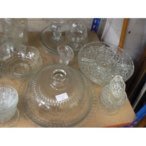 482 - QUANTITY OF GOOD QUALITY GLASSWARE - CAKE DISH, DECANTER, BOWLS ETC