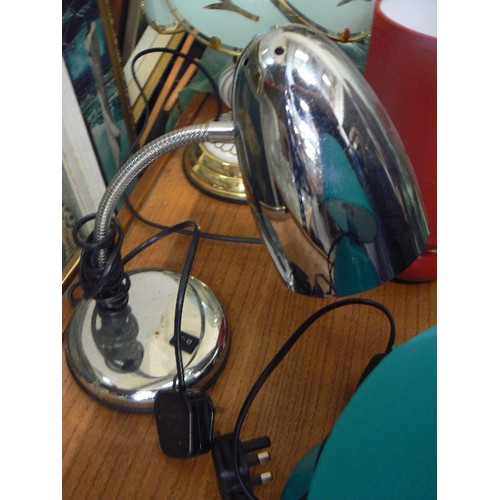 483 - SILVER METAL FLEXI DESK LAMP, BRASS AND GLASS LAMP AND 2 CERAMIC LAMPS WITH SHADES IN RED AND BLUE