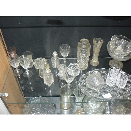 169B - 2 SHELVES OF GOOD QUALITY GLASSWARE - HEAVY CUT GLASS BOWL, PLATES ETC