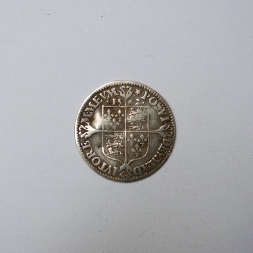 13 - 1562 ELIZABETH I SILVER SIXPENCE SMALL ROSE MM STAR (F), 2.8 GRAMS