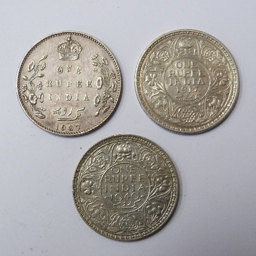 89 - THREE INDIA ONE RUPEE COINS, SILVER EDWARD VII 1907 - CONDITION EF, GEORGE V 1917 CONDITION VF, GEOR... 