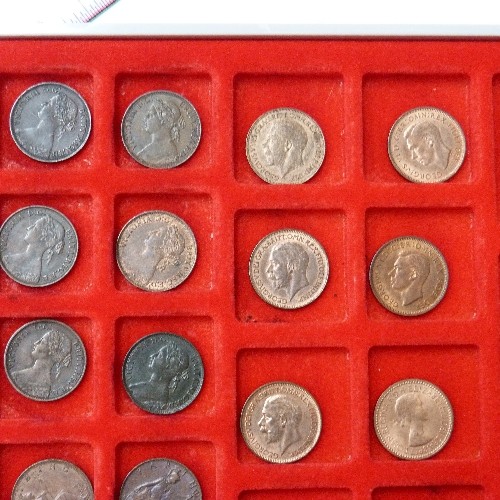 161 - COLLECTION OF 33 FARTHINGS  14 QUEEN VICTORIA 1860 -1900  3 EDWARD VII  5 GEORGE V   6 GEORGE VI  5 ... 