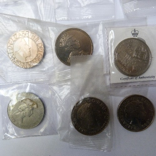 228 - LARGE COLLECTION (22) ELIZABETH II £5 COINS; NEARLY ALL COINS ARE STILL SEALED IN PLASTIC PACKAGING,... 