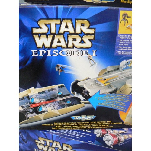 327 - STAR WARS EPISODE 1. MICRO-MACHINES POD RACE ARENA, TURBO BLAST PODRACERS, AND BATTLE DROID. BOXED.