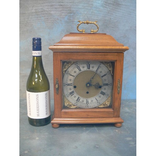 350 - A VERY GOOD QUALITY REPRODUCTION WESTMINSTER CHIMES, STRIKING MANTEL CLOCK BY HENRY HOLLAND DUNSTABL... 