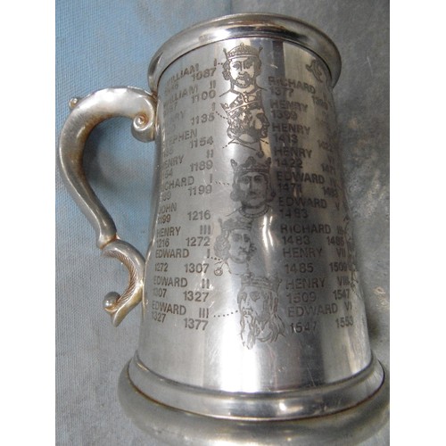 142 - VINTAGE PEWTER TANKARD ENGRAVED WITH THE KINGS AND QUEENS OF ENGLAND FROM WILLIAM THE CONQUEROR TO E... 