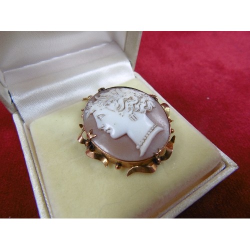 51 - 9ct GOLD SHELL CAMEO BROOCH WEIGHT 7.24g