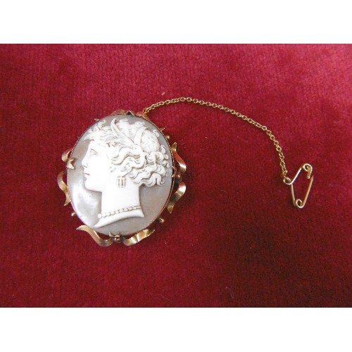 51 - 9ct GOLD SHELL CAMEO BROOCH WEIGHT 7.24g