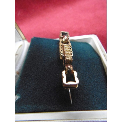 56 - A 9ct GOLD VICTORIAN BROOCH MADE FROM A SECTION OF OLD BRACELET (THE CLIP IS METAL) THERE ARE NO MAR... 