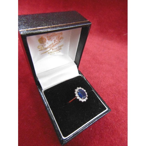 38 - A BEAUTIFUL CLUSTER ENGAGEMENT RING 18ct GOLD AND LARGE SAPPHIRE 1 FULL ct WITH 14 BRILLIANT ROUND C... 